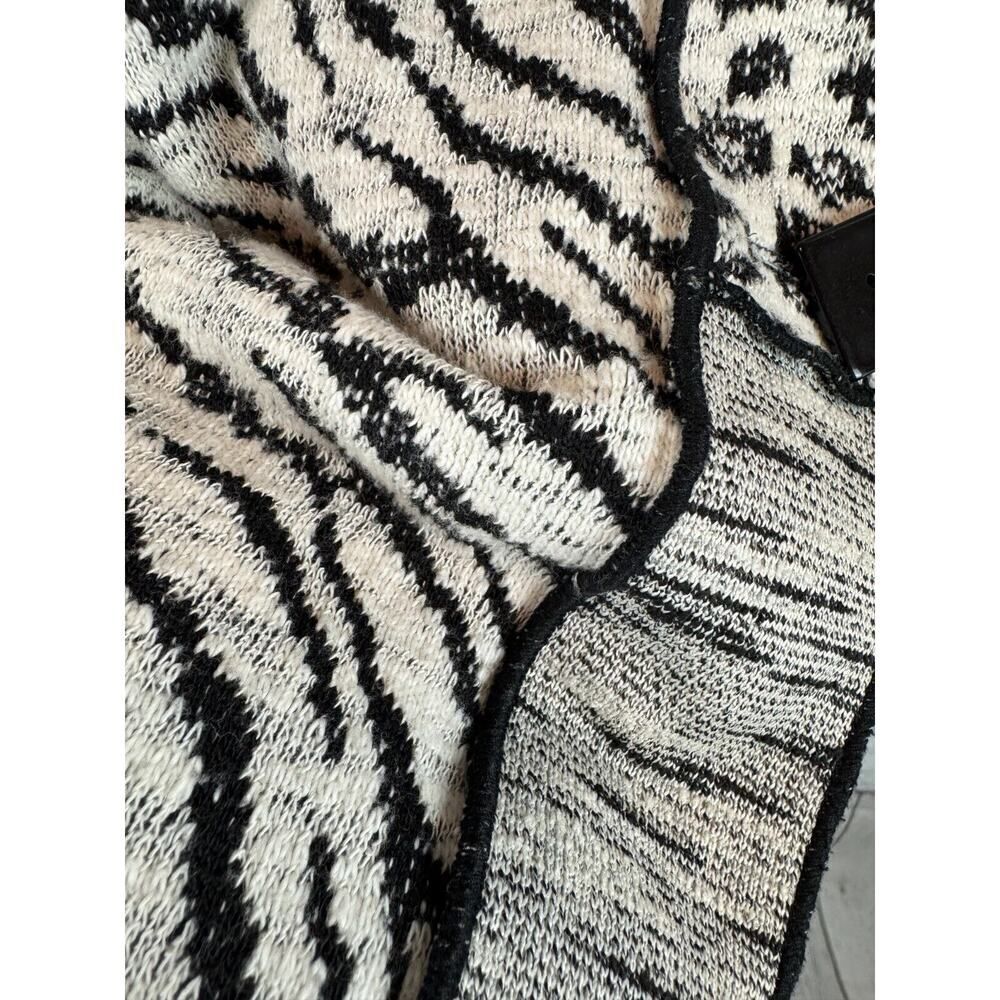 ALI MILES black white animal print button knit 3/4 sleeve cardigan sweater M - Picture 5 of 9